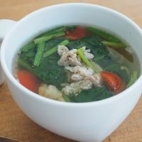 ほうれん草と豚肉のスープ